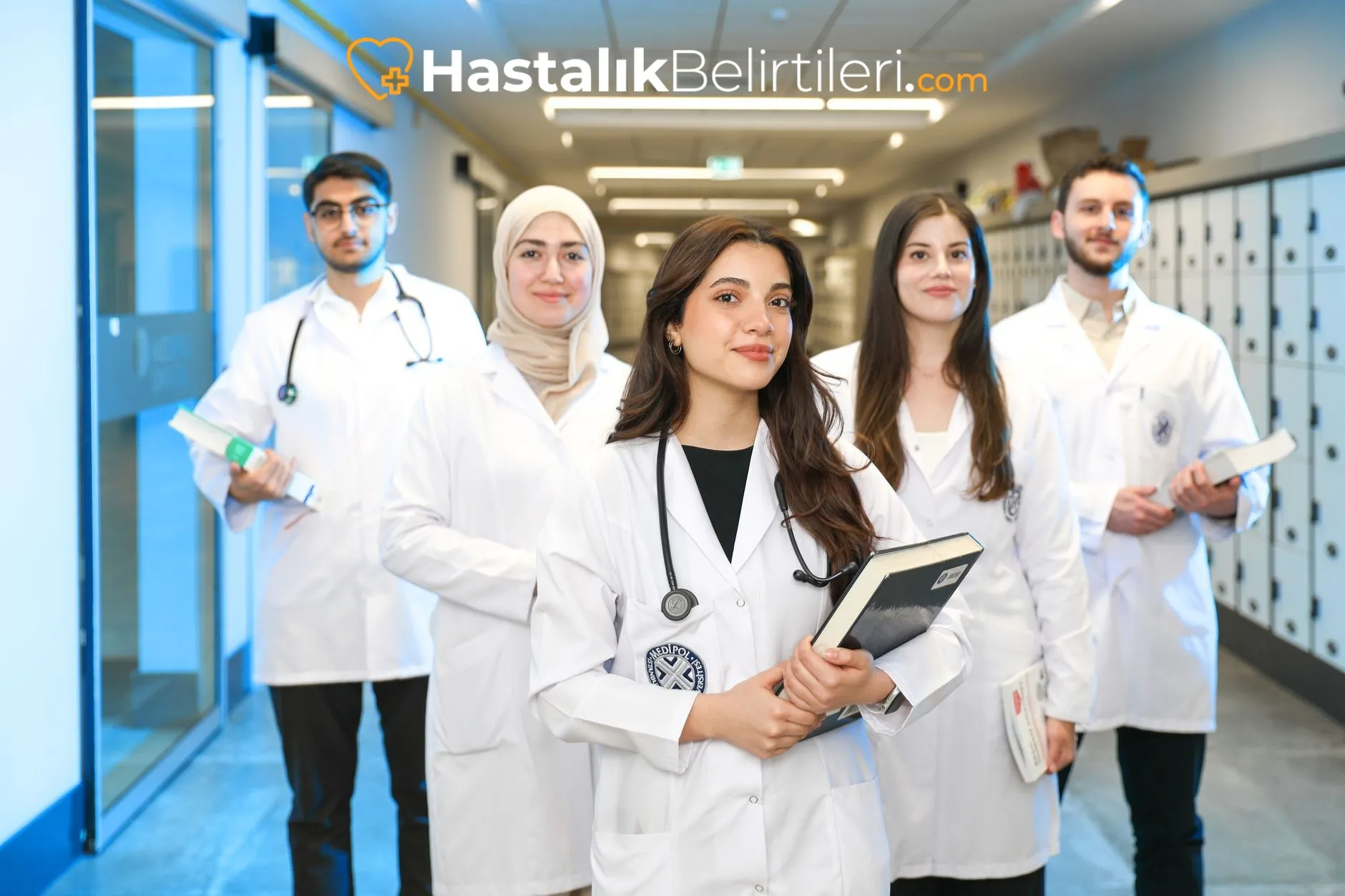 Gebelik testi sonucu, pozitif ve negatif senaryoları gösteren görüntü