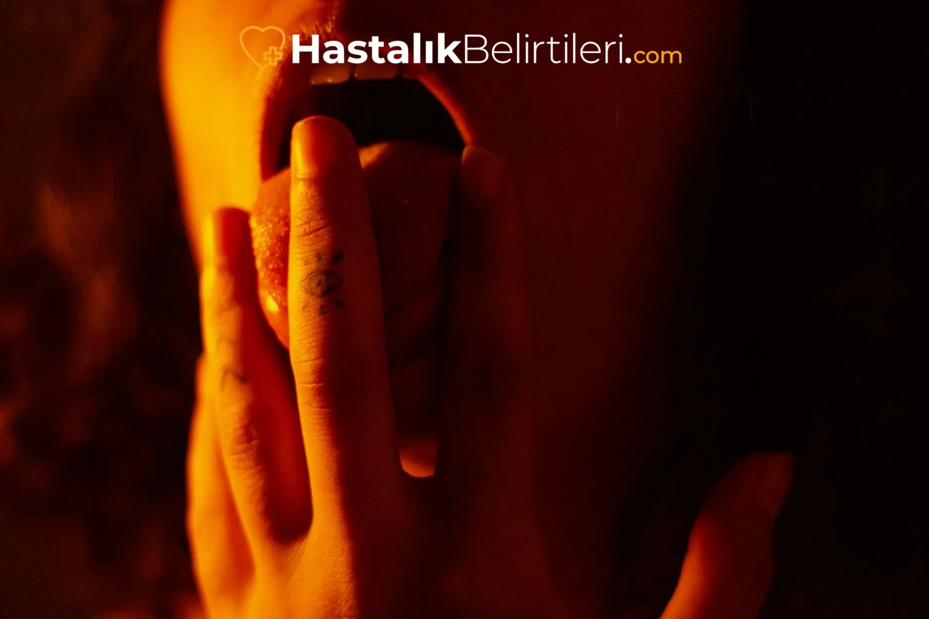 Ağız kuruluğu belirtileri ve dilde yanma örneği