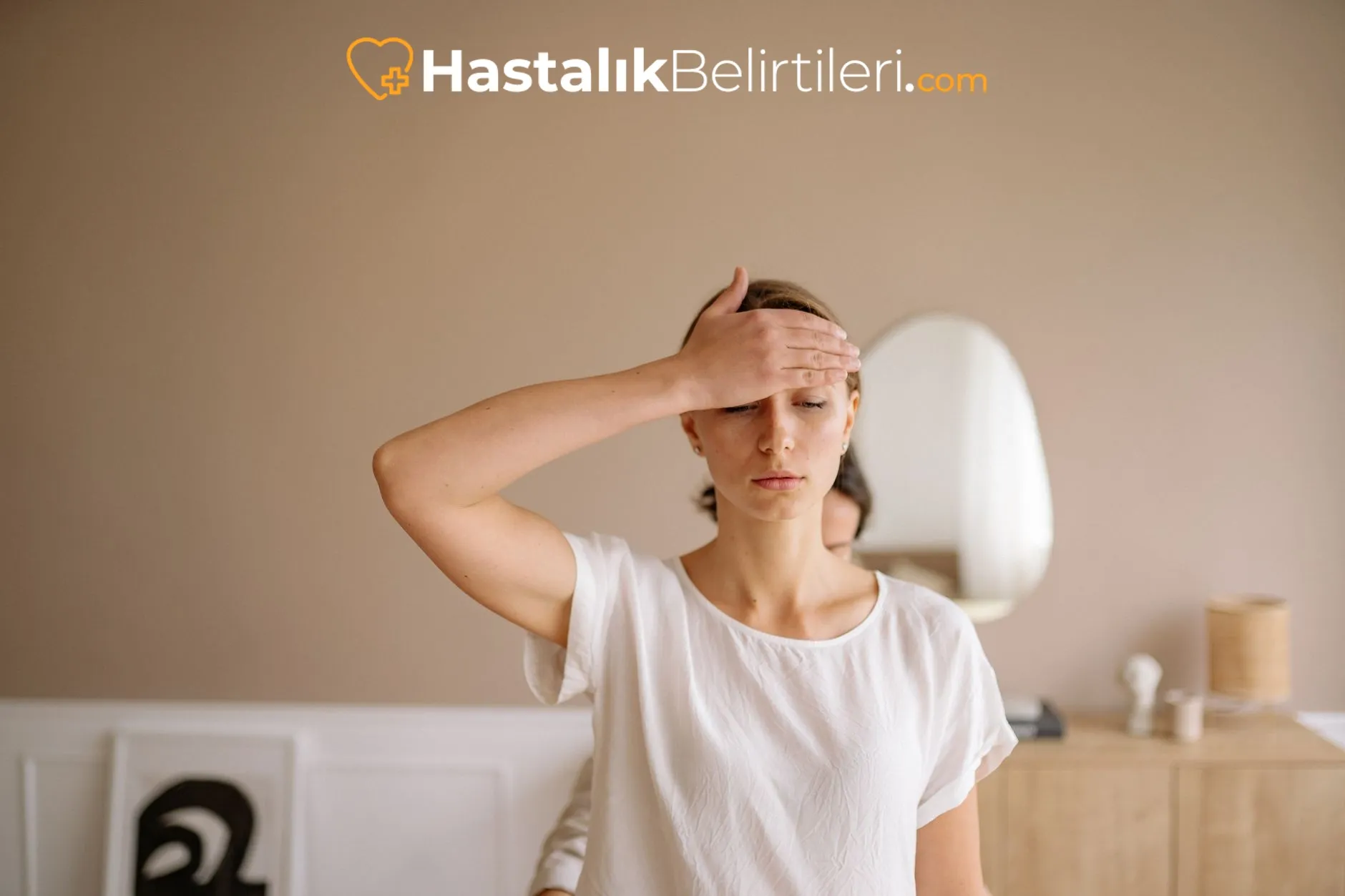 Kalp ritim monitörü ekranında düzensiz nabız görüntüsü