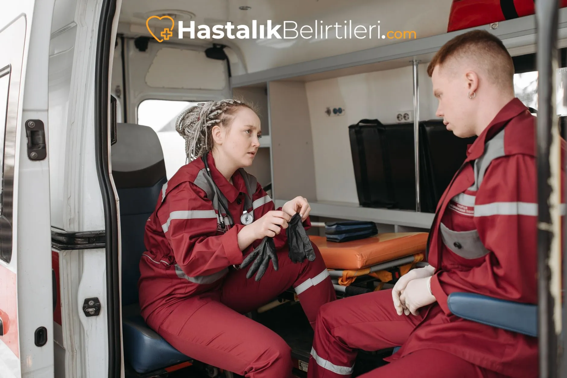 Hastanede acil yardım bekleyen baş dönmesi hastası