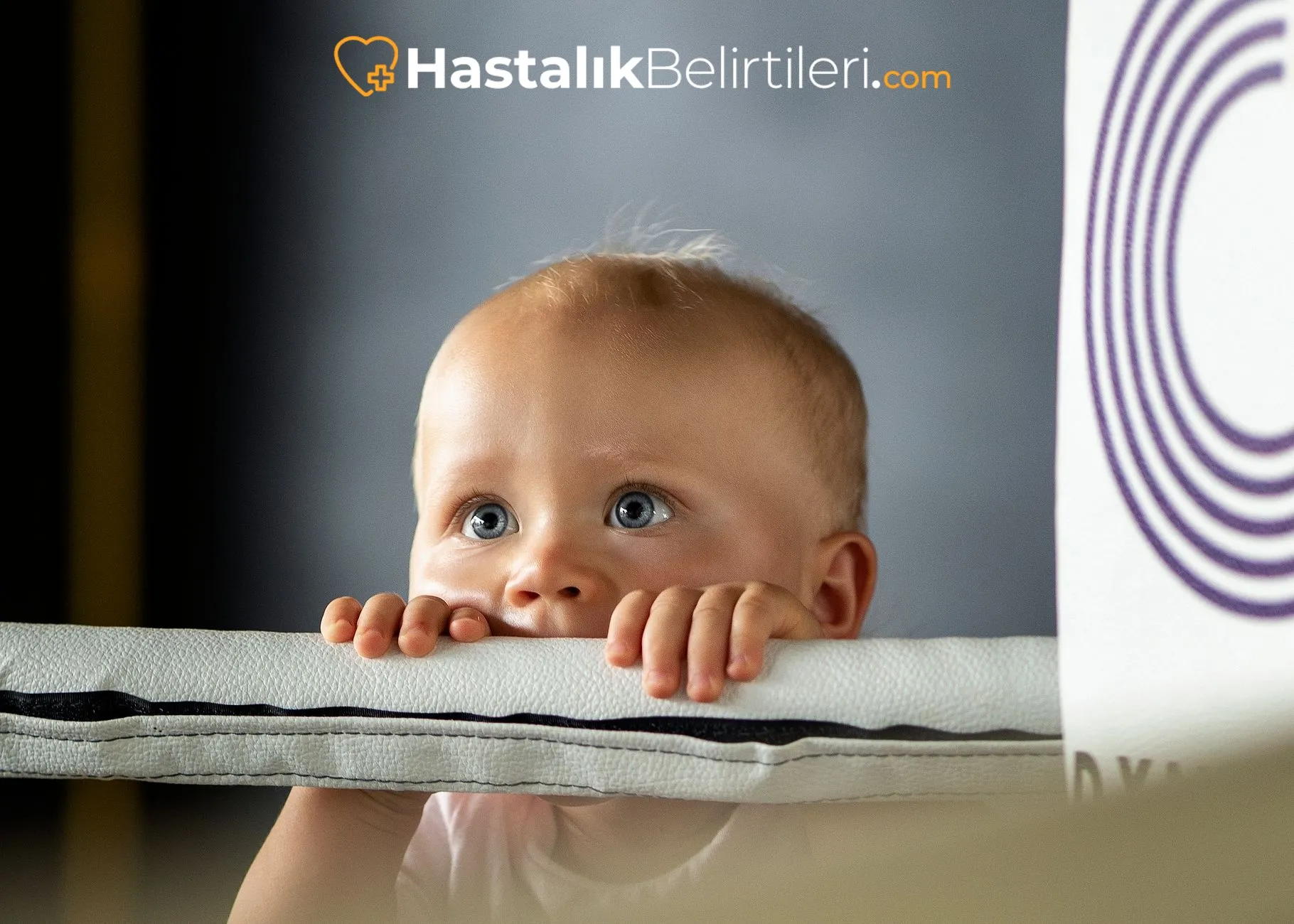 bebeklerde göz çapaklanması neden olur?