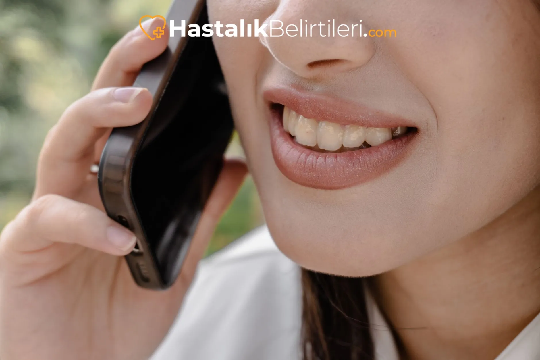 Diş Travması Sonrası Ne Yapılmalı? 3 Darbe sonrası dişi koruyan gazlı bez ve soğuk uygulama