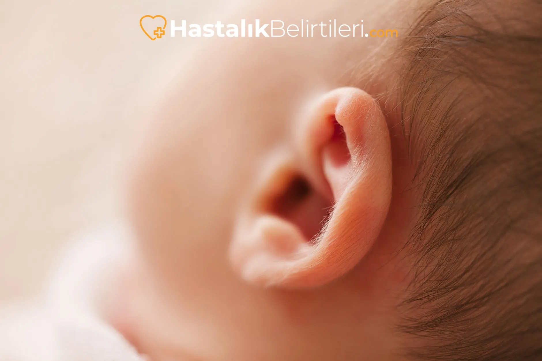 Orta kulak iltihabını gösteren kulak muayenesi illüstrasyonu