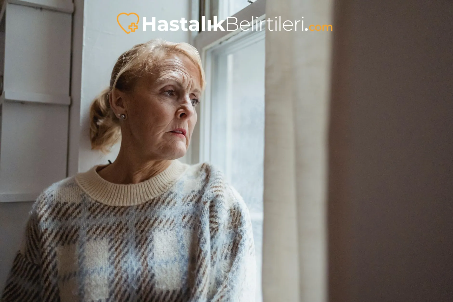 Ağızda Acı Tat Geldiğinde Reflü Mü, Başka Bir Sorun Mu? 2 Reflü şeması: mide asidi yukarı doğru hareket ediyor