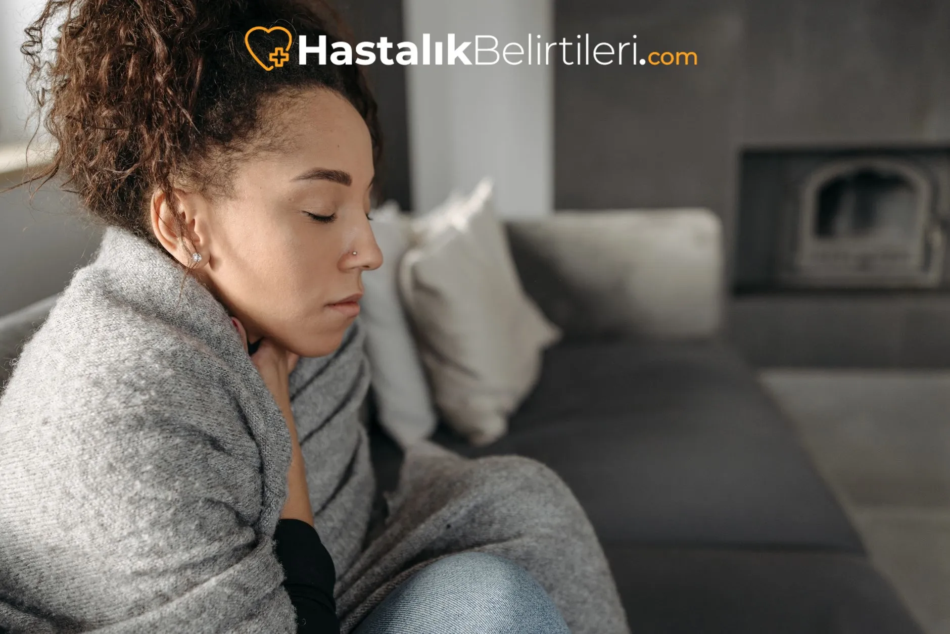Boğazda Gıcık ve Sürekli Öksürük Reflüden Mi? 2 Reflü belirtileri: boğaz tahrişi ve gece öksürüğü temsili