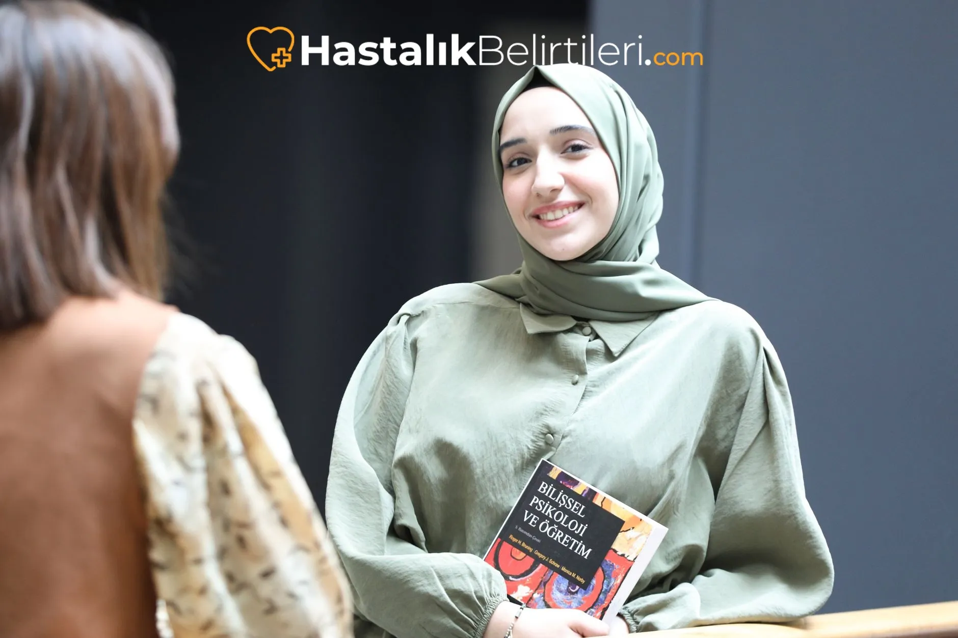 Düzenli fırçalama ve diş ipi ile önleme görseli
