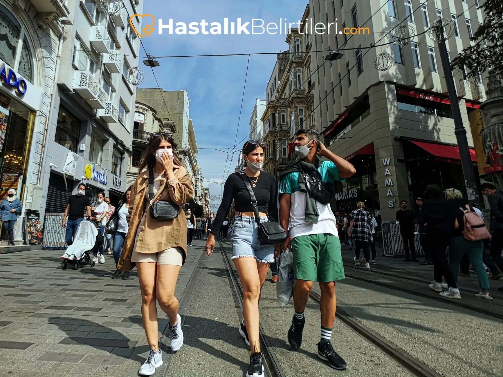 Alerji belirtisi olan kızarık, kaşıntılı göz altı şişlik
