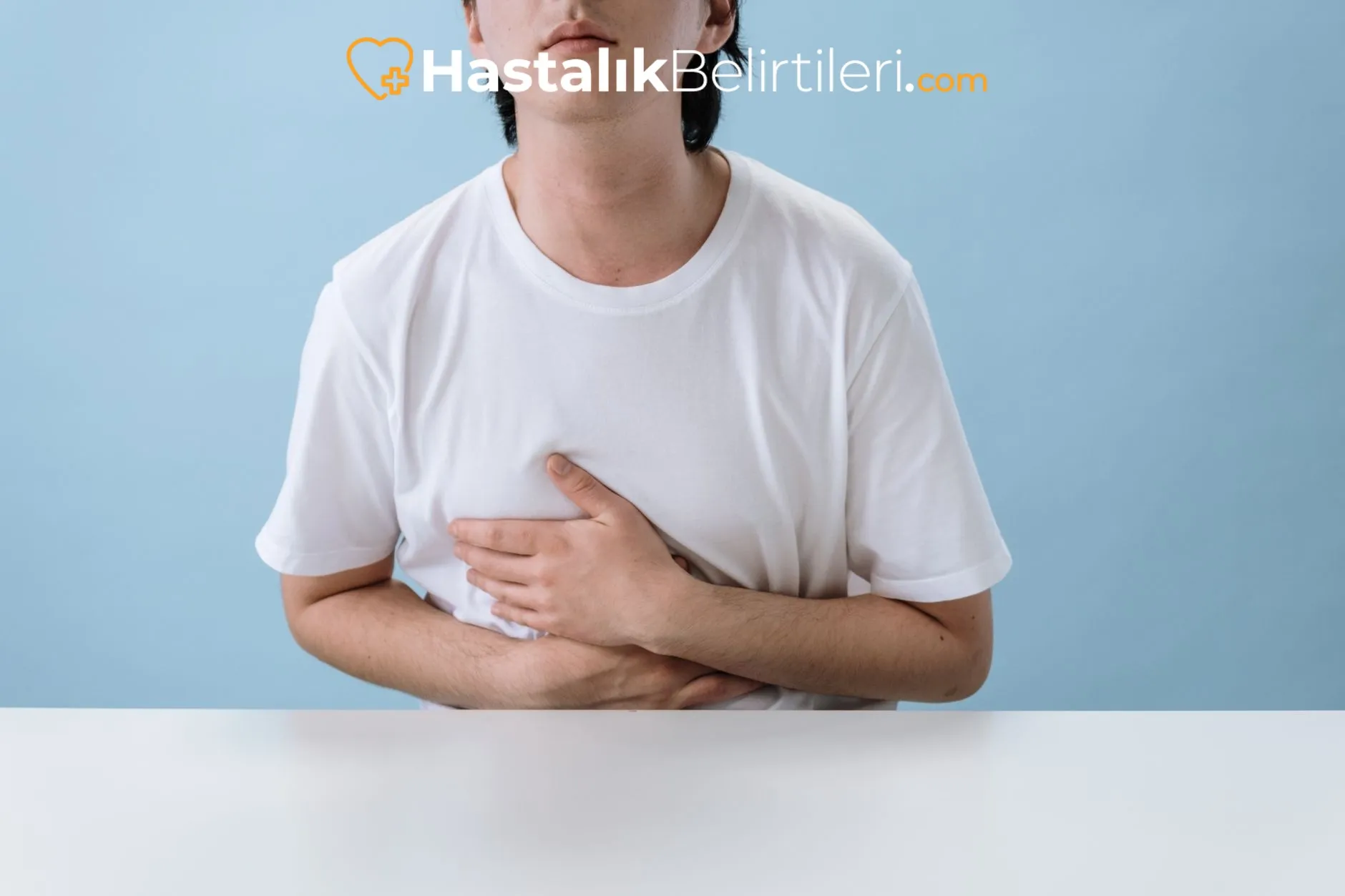 Hırıltılı nefes ve göğüs ağrısı için acil uyarı afişi