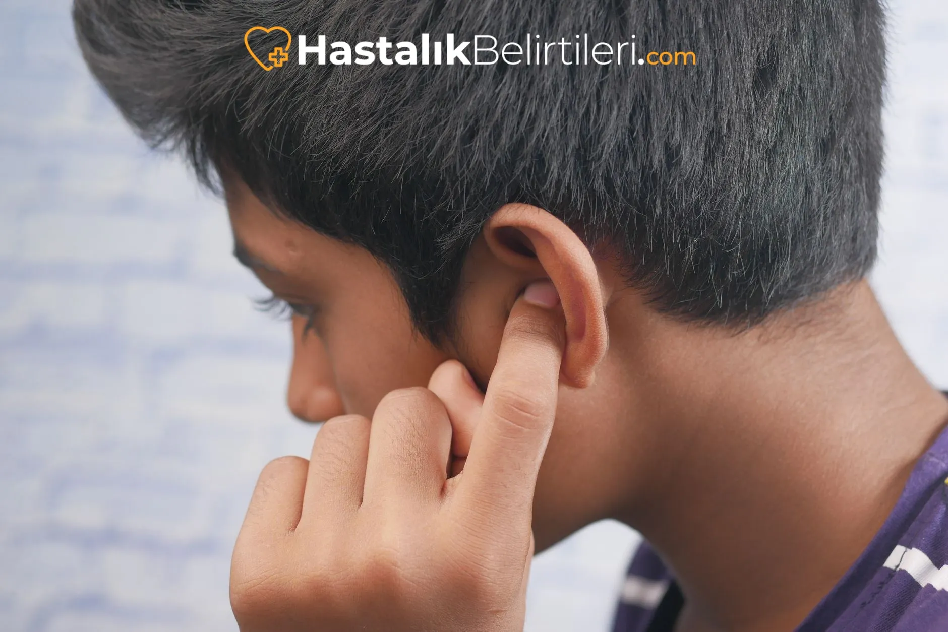Kulakta Dolgunluk Hissi Neden Olur? 4 Doktor muayenesiyle kulakta dolgunluk nedenleri araştırılıyor
