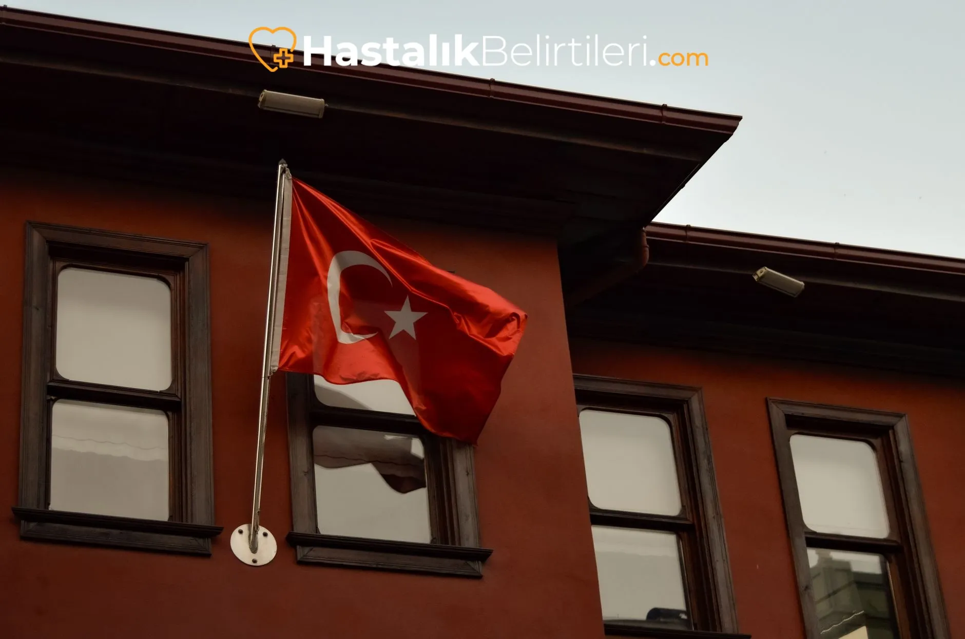 Çocuklarda Karın Ağrısı Ne Zaman Acil? 5 Ateş, kusma ve halsizlik ile acil yardım ihtiyacı