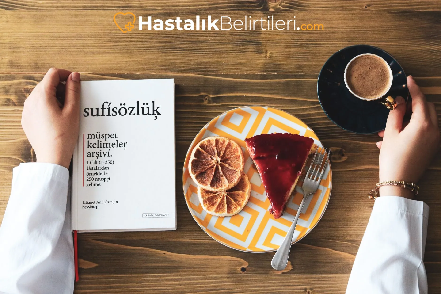 Ellerinde alerji belirtileri olan hasta, kaşıntılı cilt