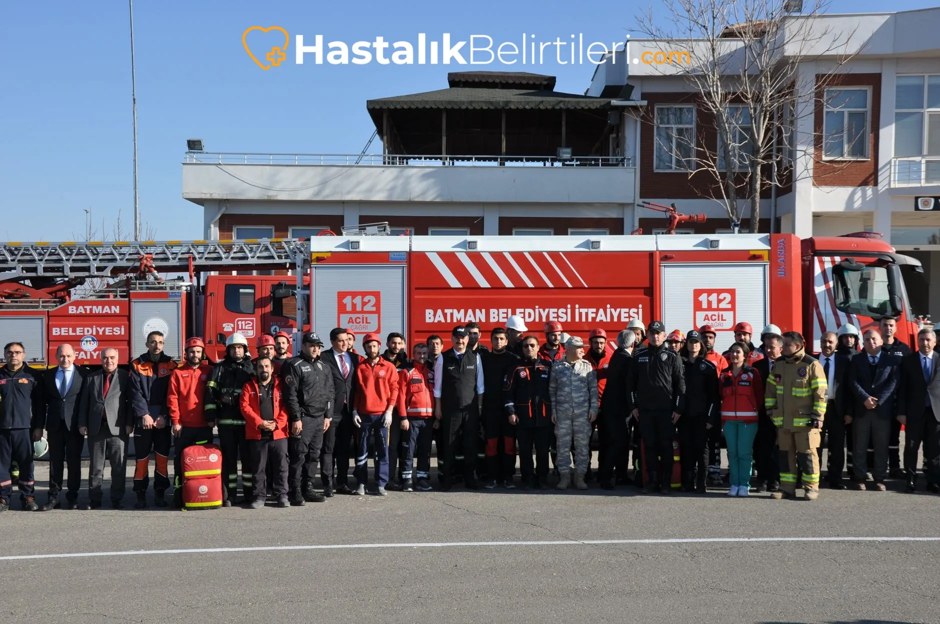 Safra Kesesi Krampları Nasıl Geçer? 3 Doktor ultrasonla safra kesesi görüntülerini inceliyor