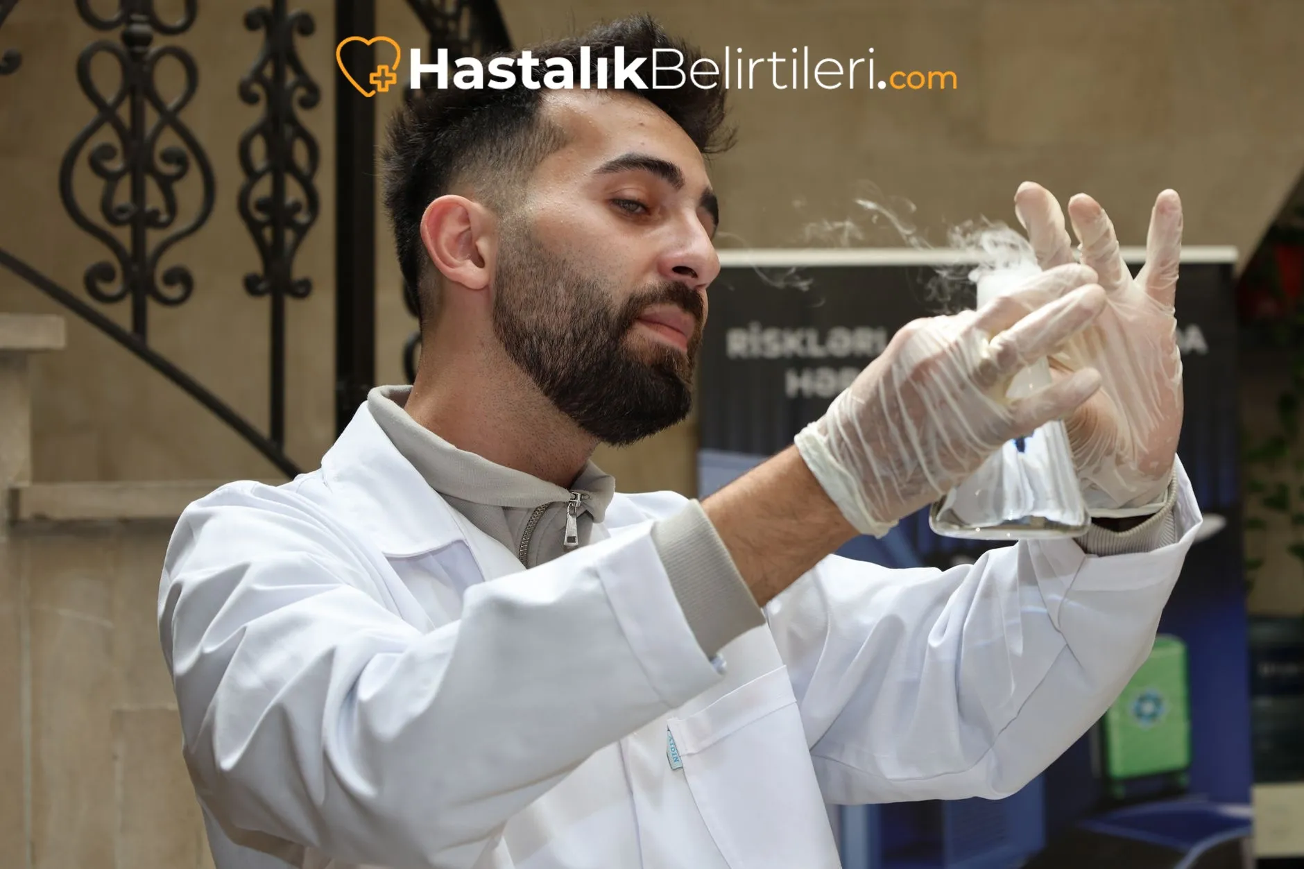 Tek Taraflı Bacak Şişliğinde Acil Mi? 2 Sağ bacakta ani şişlik, ağrı ve kızarıklık belirtileri